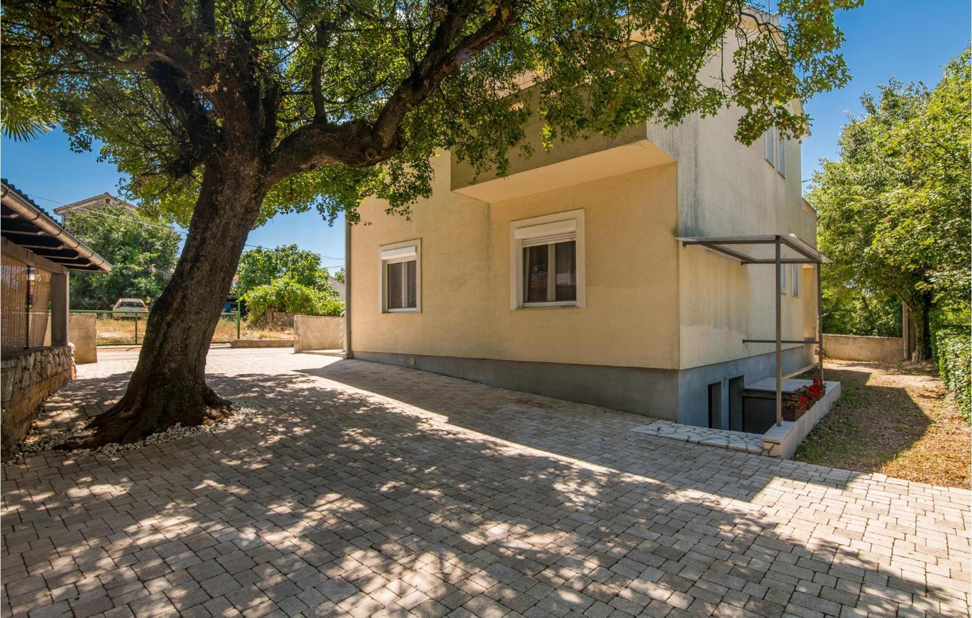 Cozy Apartment In Malinska Dubasnica With Wifi Exterior foto
